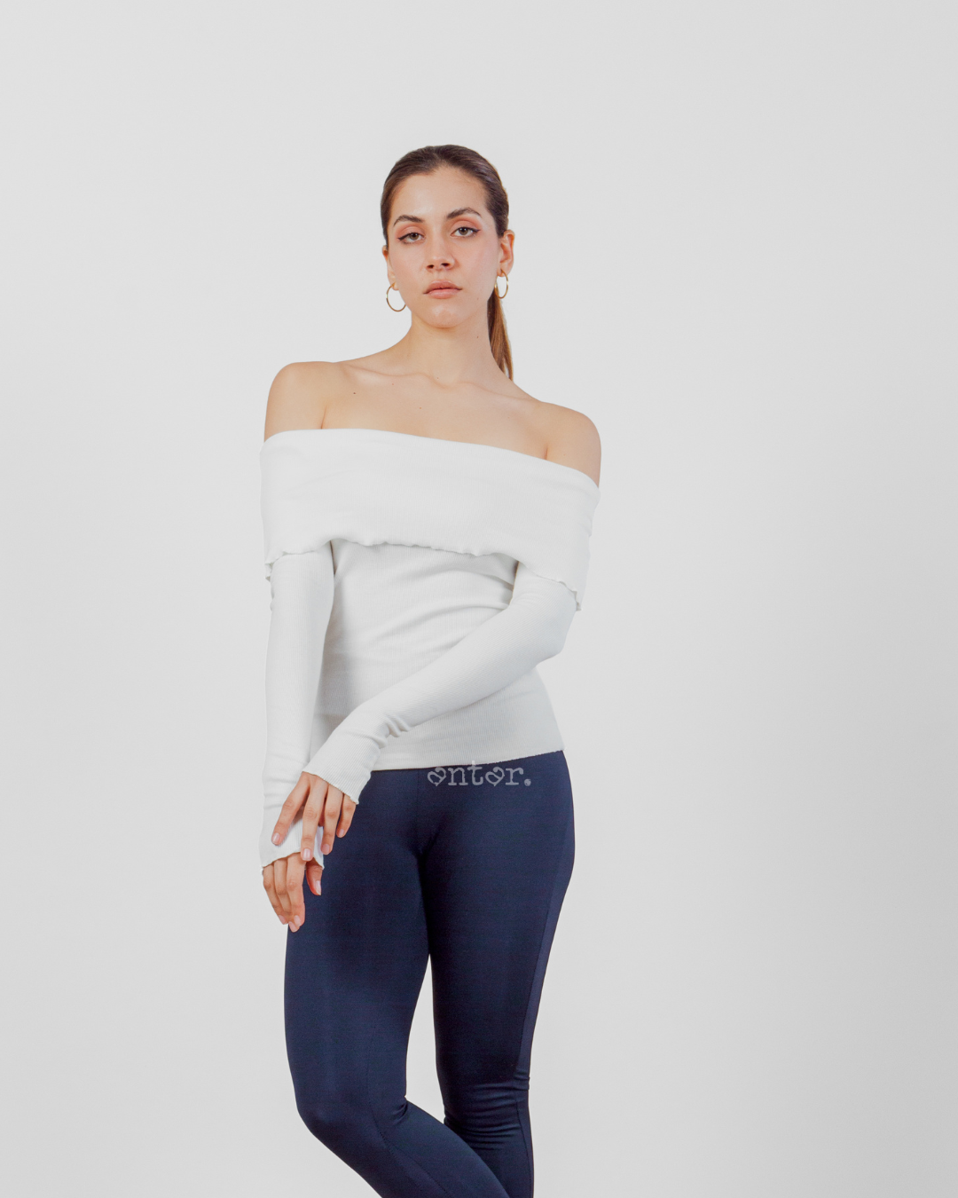 OFF-SHOULDER CAMILA